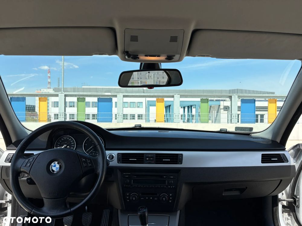 BMW Seria 3 320d - 24