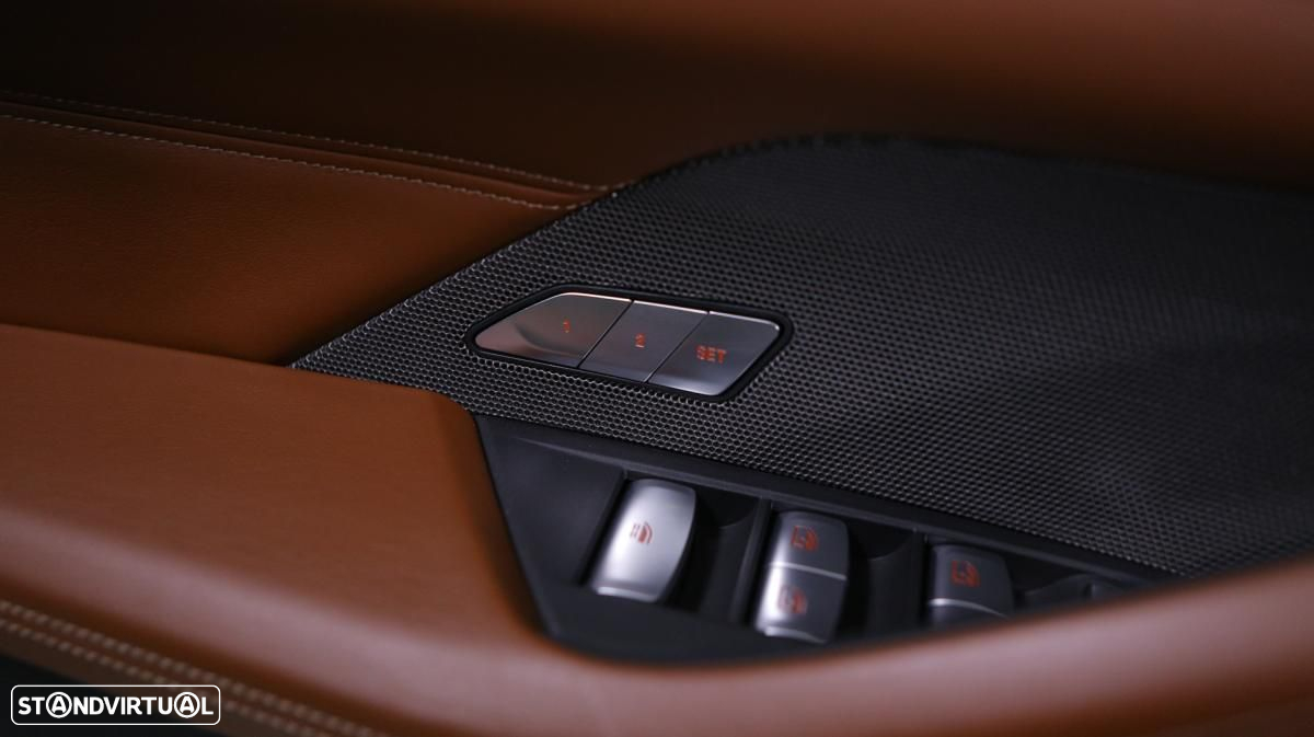 BMW M4 Competition xDrive - 32