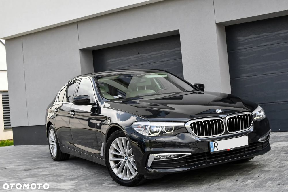 BMW Seria 5 520d xDrive Luxury Line - 1