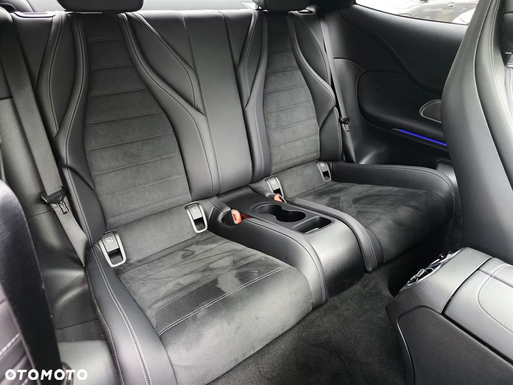 Mercedes-Benz CLE 300 4Matic 9G-TRONIC Edition AMG Line - 16
