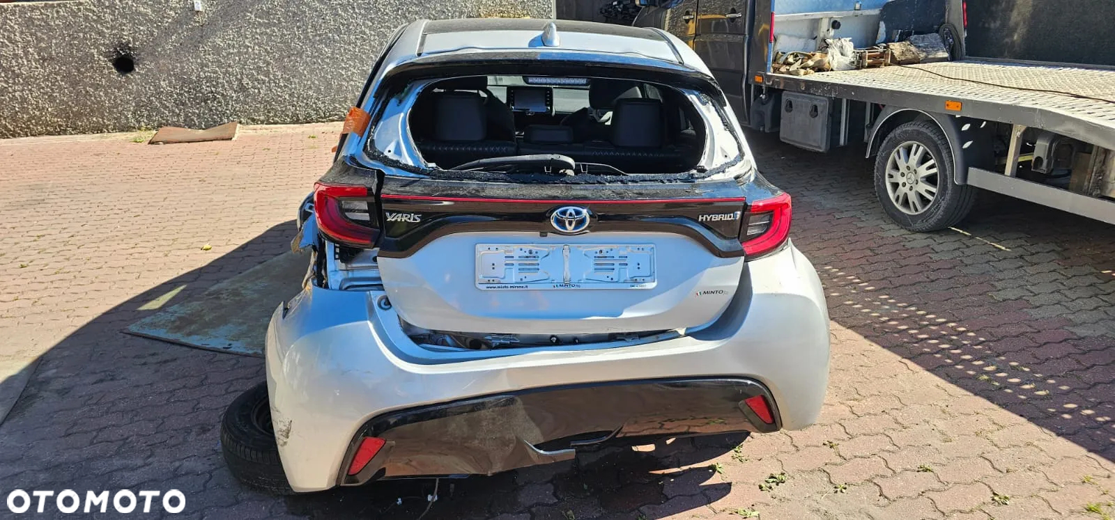 Toyota Yaris Hybrid 116 1.5 VVT-i Black&White - 5