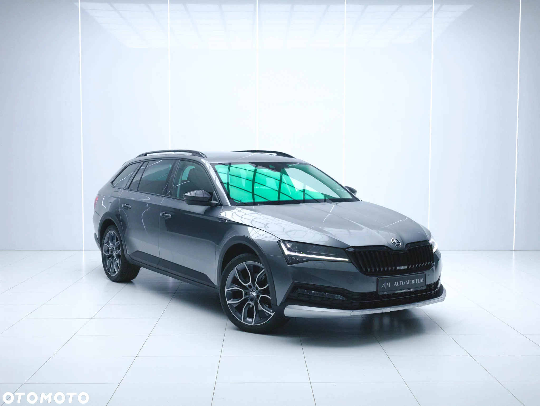 Skoda Superb 2.0 TDI SCR 4x4 Scout DSG - 2