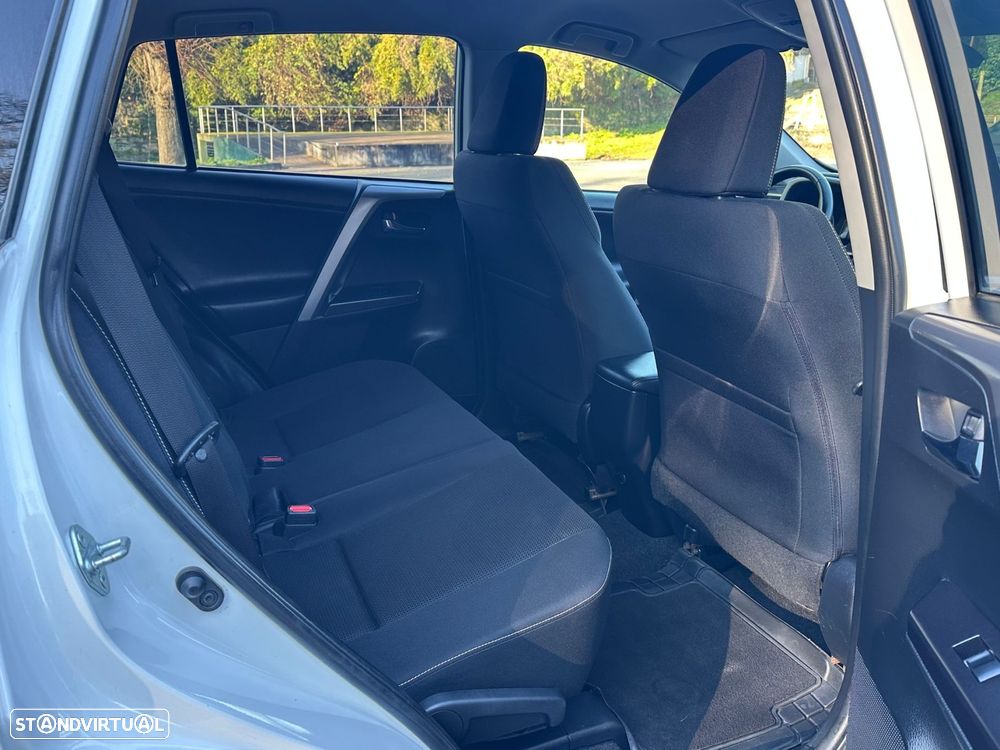 Toyota RAV4 2.0 D-4D Comfort - 19