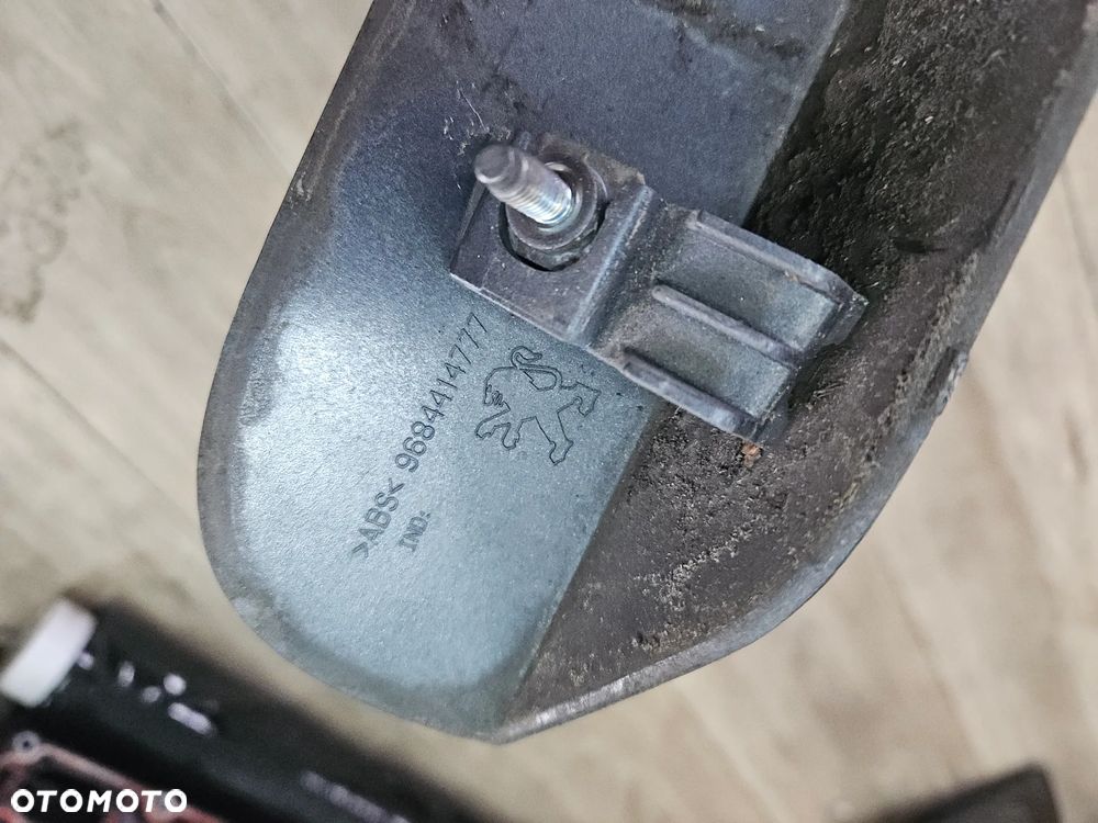 Listwa blenda mikrostyk klapy bagażnika PEUGEOT 5008 I KTPD 2010r 9684414777 - 4