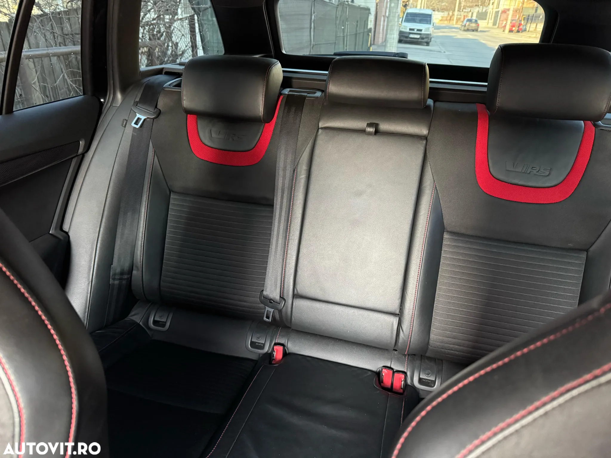 Skoda Octavia 2.0 TSI DSG RS - 6