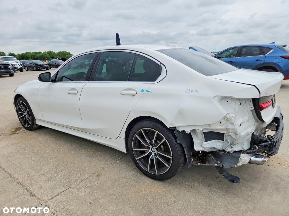 BMW Seria 3 330i - 3
