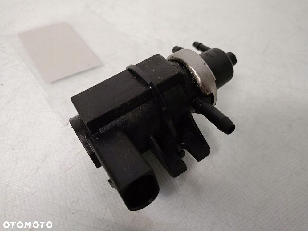 zaworek podciśnienia 2.0 d avensis 2 - 5
