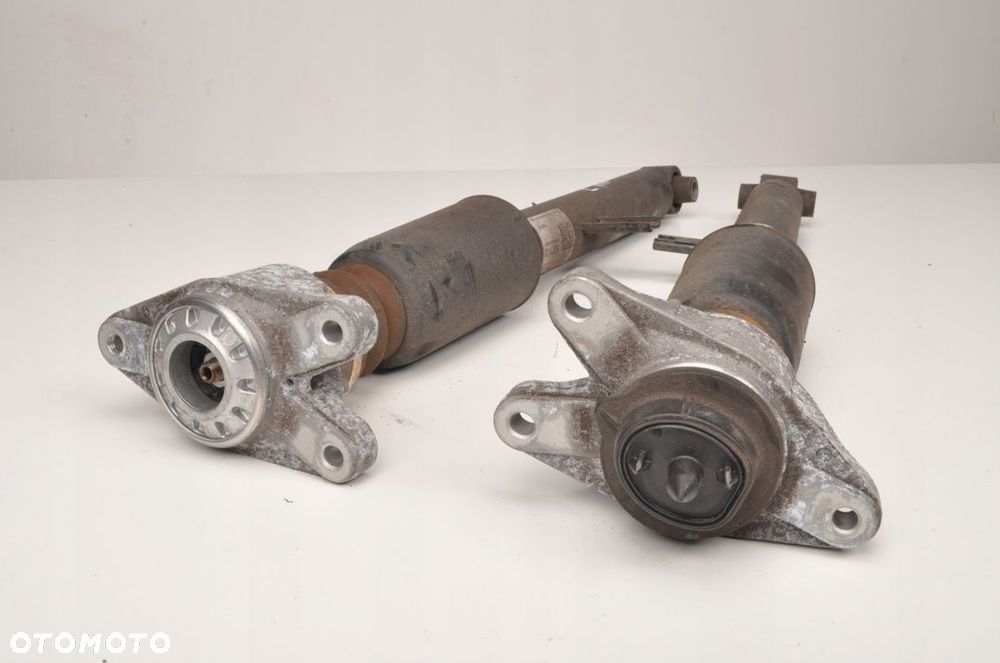 BMW G20 330e AMORTYZATORY TYŁ LEWY PRAWY 19R - 3