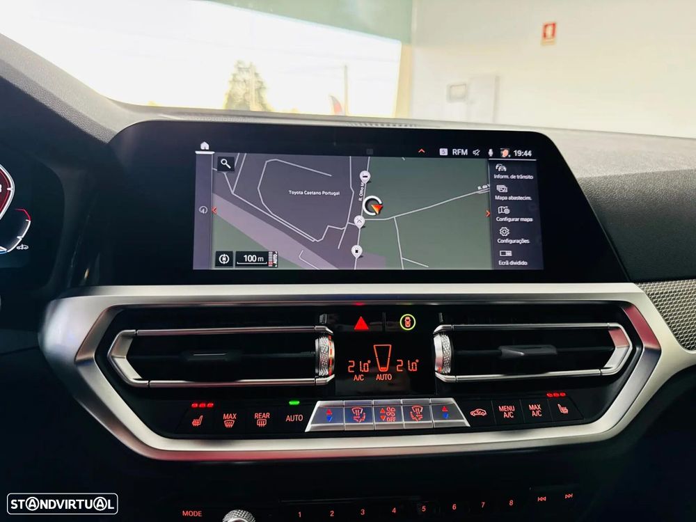 BMW M240i xDrive Auto - 31