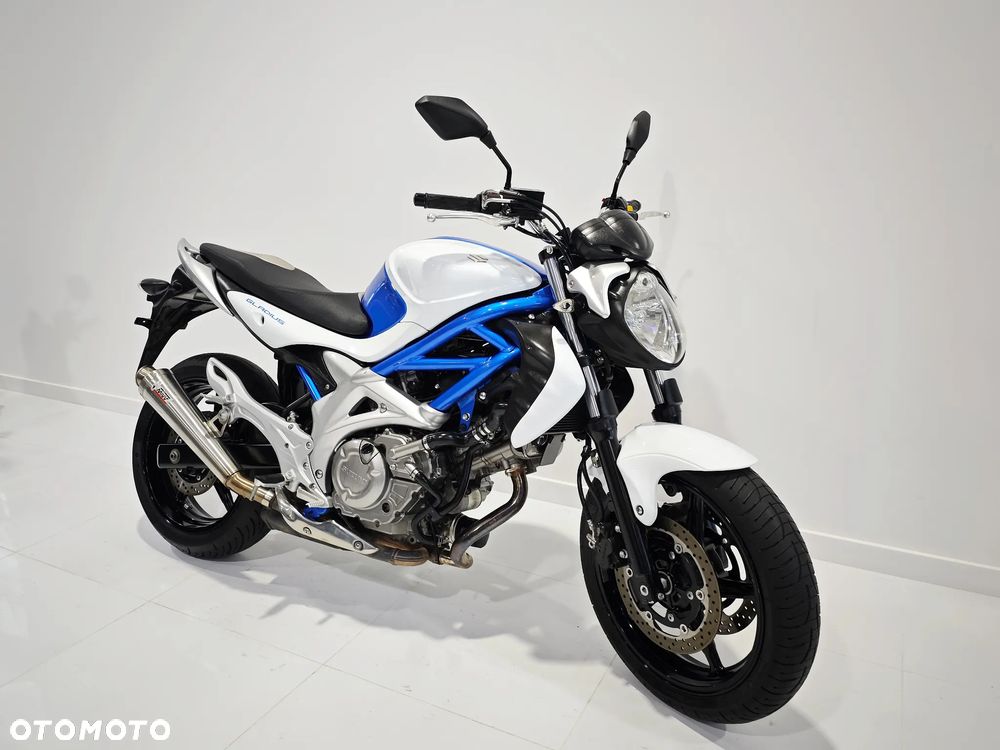 Suzuki Gladius - 3