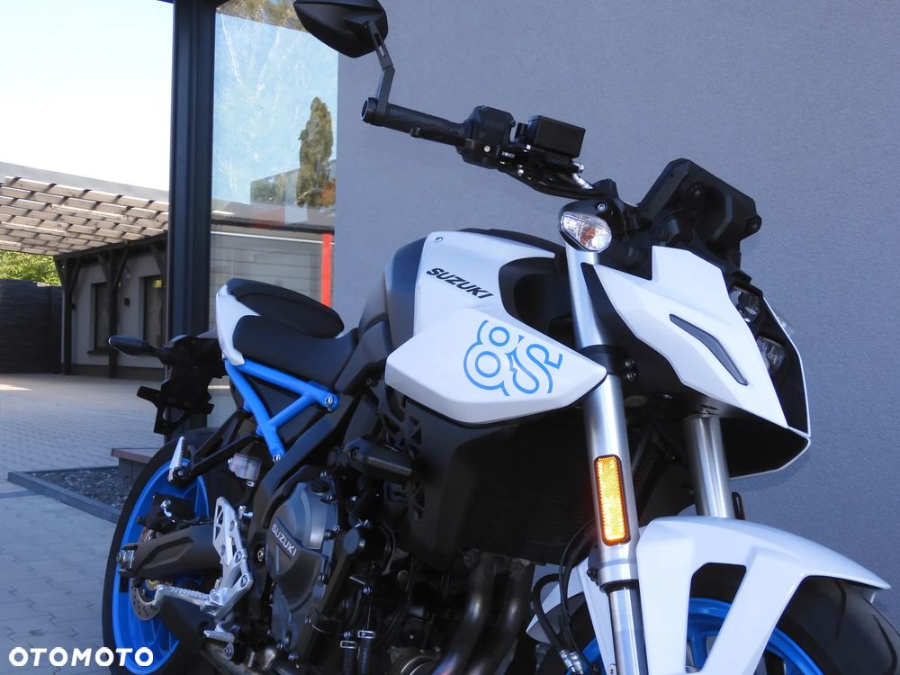 Suzuki GSX - 20