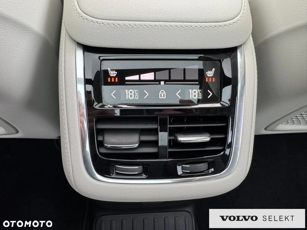 Volvo XC 90 T8 AWD Plug-In Hybrid Ultra Bright 7os - 26