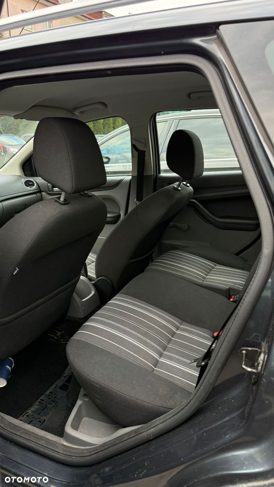 Ford Focus 1.6 16V Viva I - 9