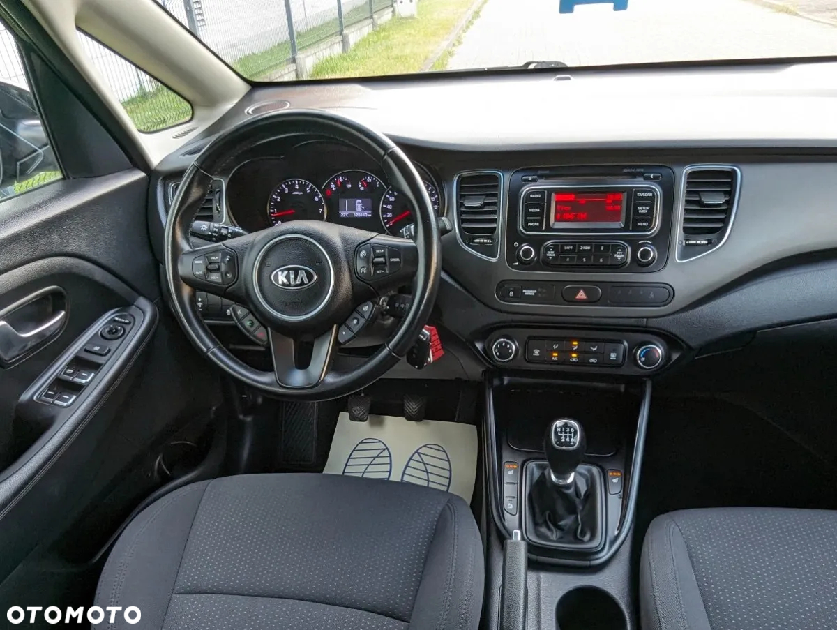 Kia Carens 1.6 GDI Attract - 11