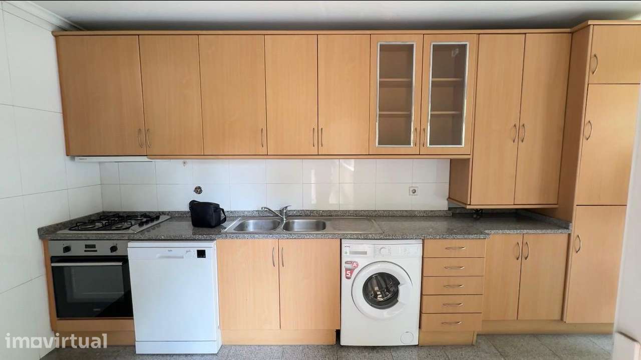 Apartamento T2 para Arrendamento | Guimarães - Grande imagem: 2/10