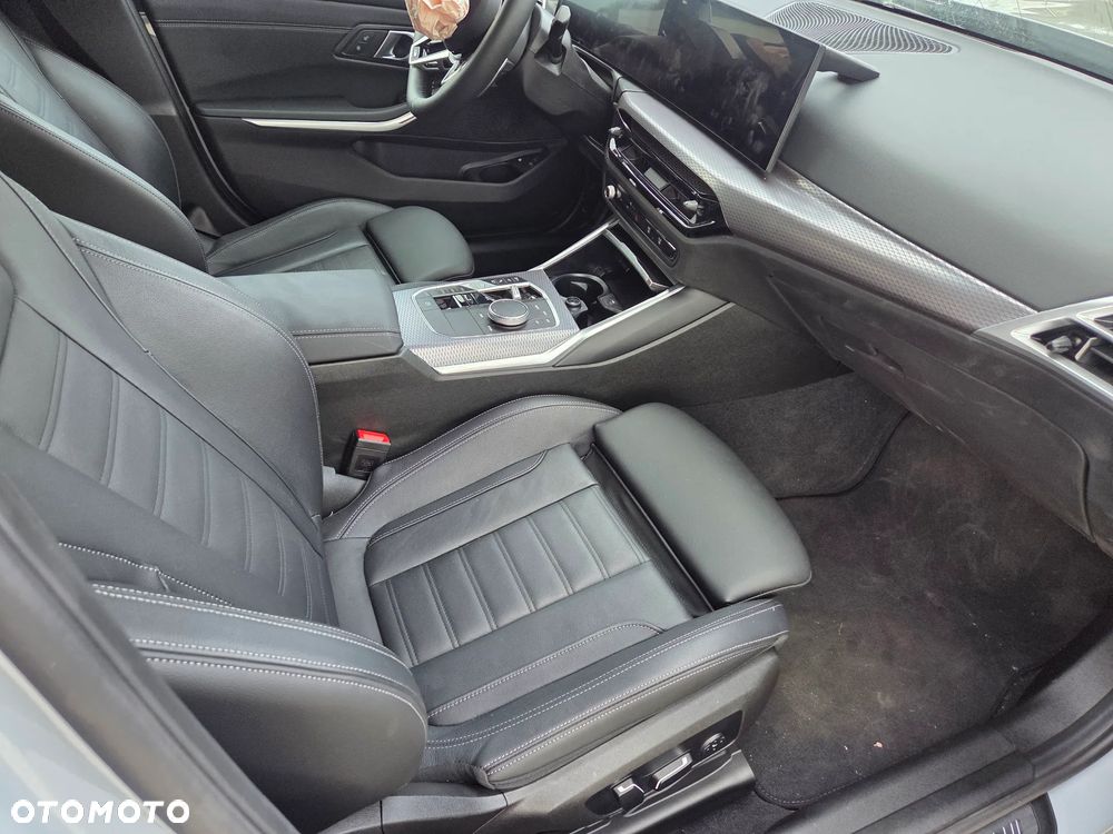 BMW Seria 3 330e xDrive M Sport - 9
