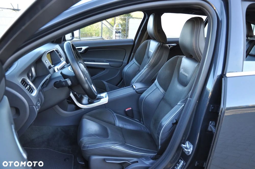 Volvo V60 D4 Geartronic RDesign - 18