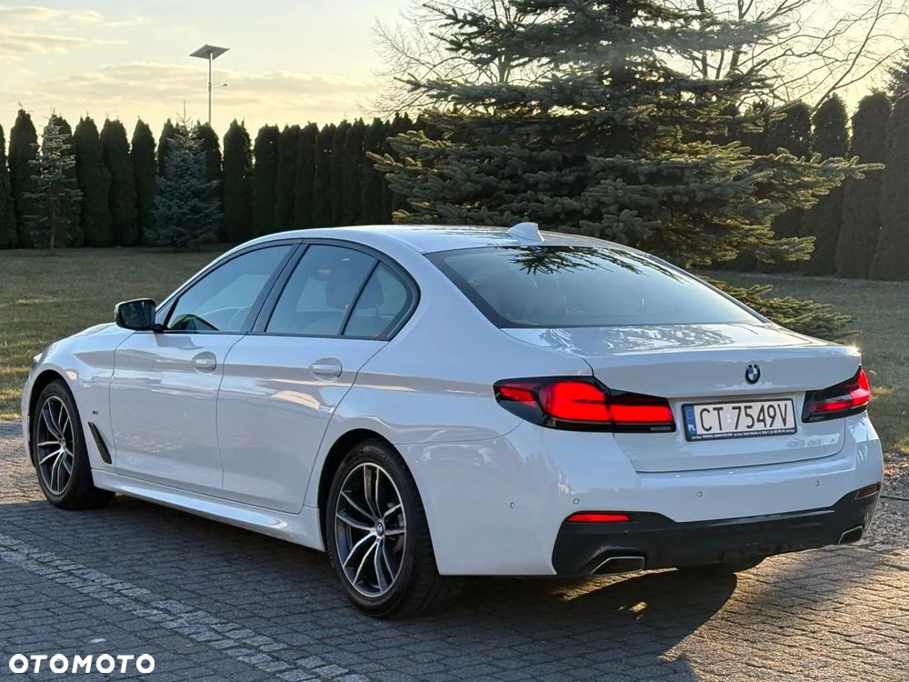 BMW Seria 5 520d M Sport - 10