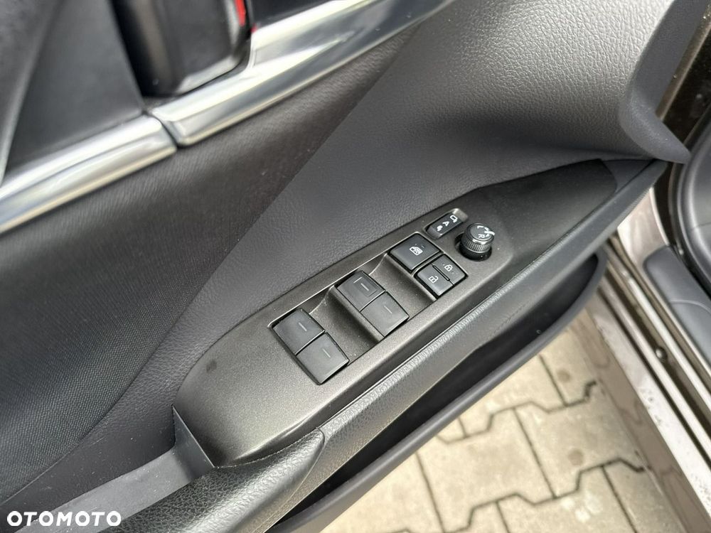 Toyota Camry 2.5 Hybrid Comfort CVT - 12
