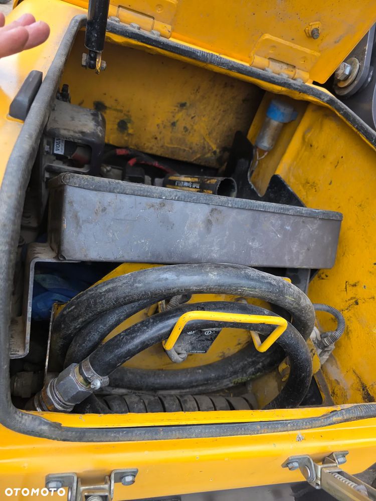 Volvo EC220 DL - 18