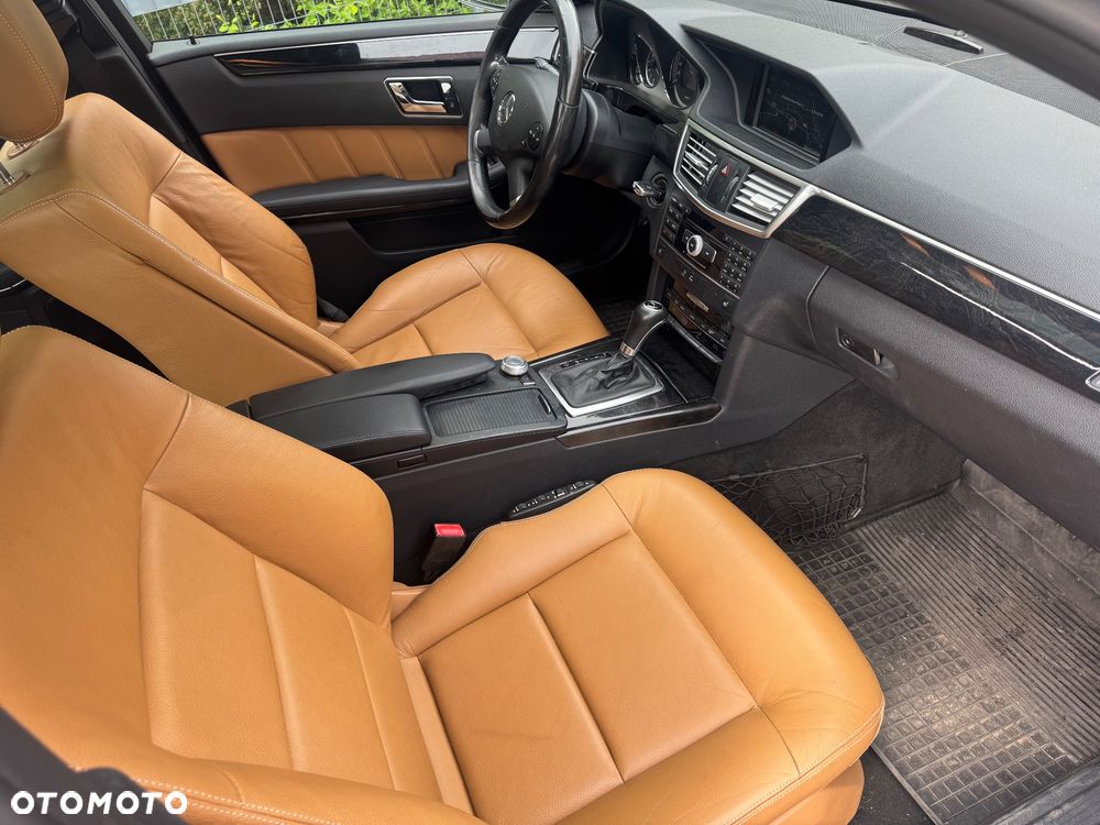 Mercedes-Benz Klasa E 220 CDI BlueEff Avantgarde - 14