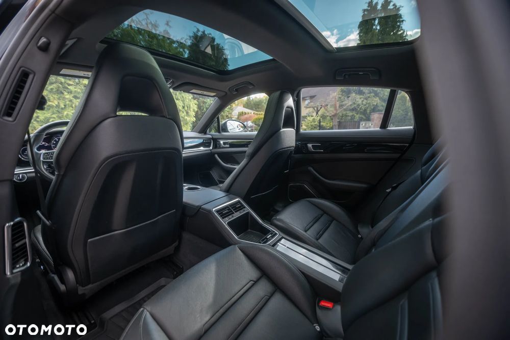 Porsche Panamera 4 - 17