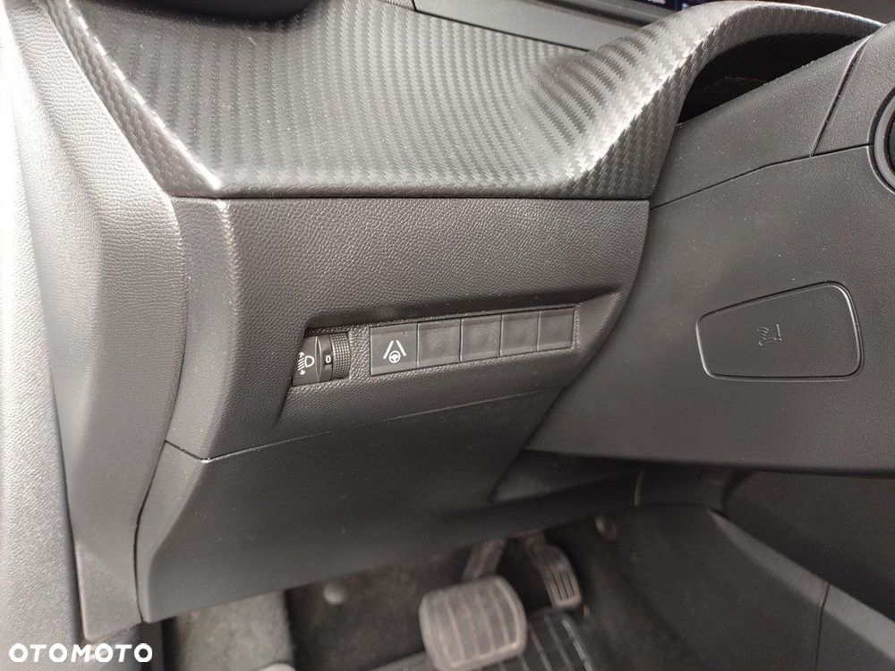 Peugeot 2008 PureTech 130 Allure S&S EAT8 - 20