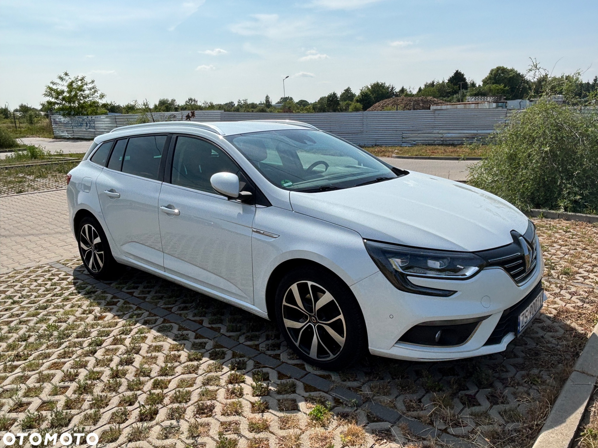 Renault Megane BLUE dCi 150 EDC BOSE EDITION - 4