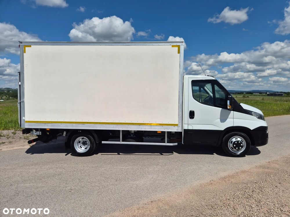 Iveco DAILY 35C15 KONTENER 4.30M WINDA SORENSEN 750KG SALON PL 2017R - 8