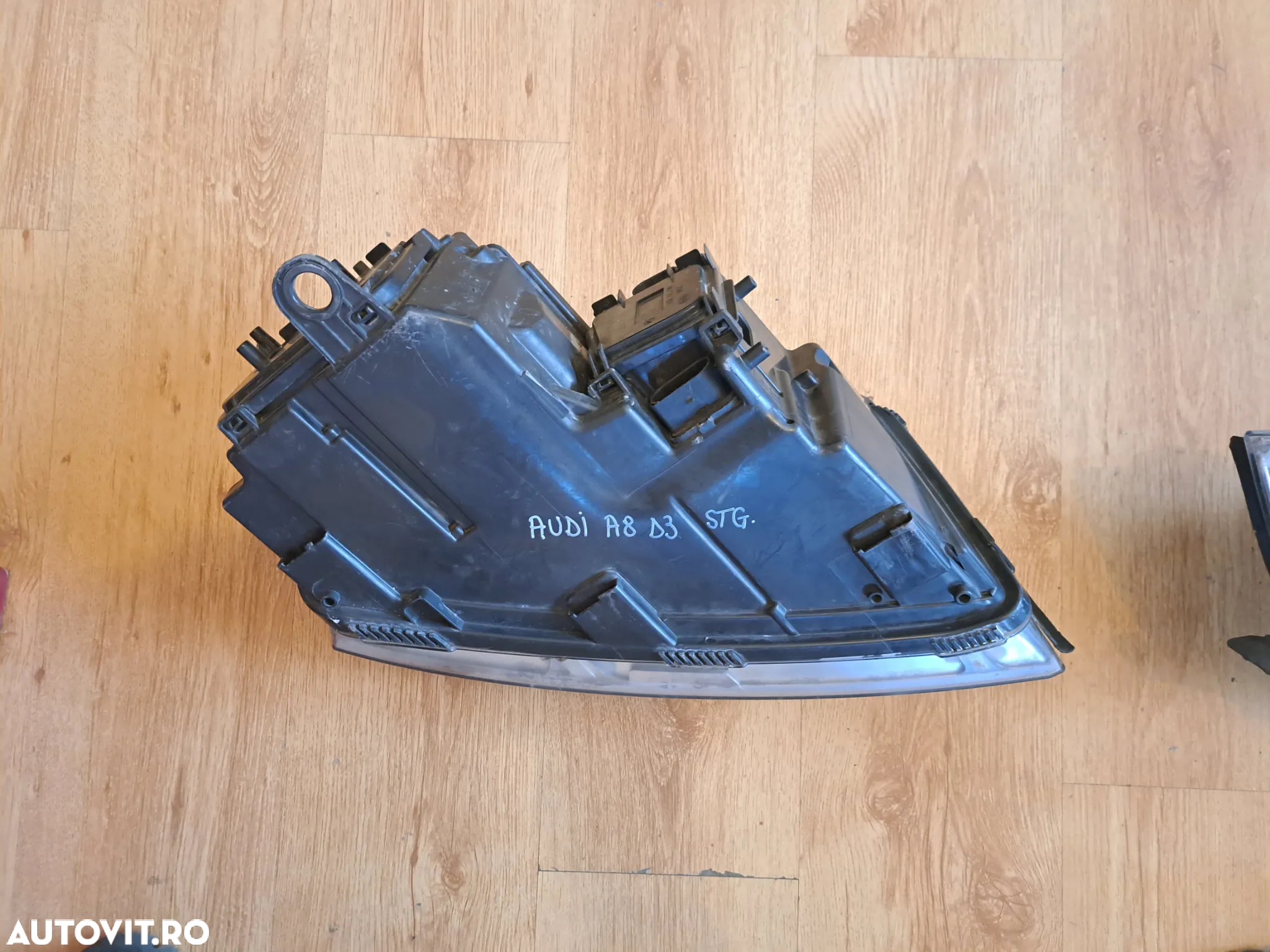 Far stanga dreapta halogen original Audi A8 D3 - 3