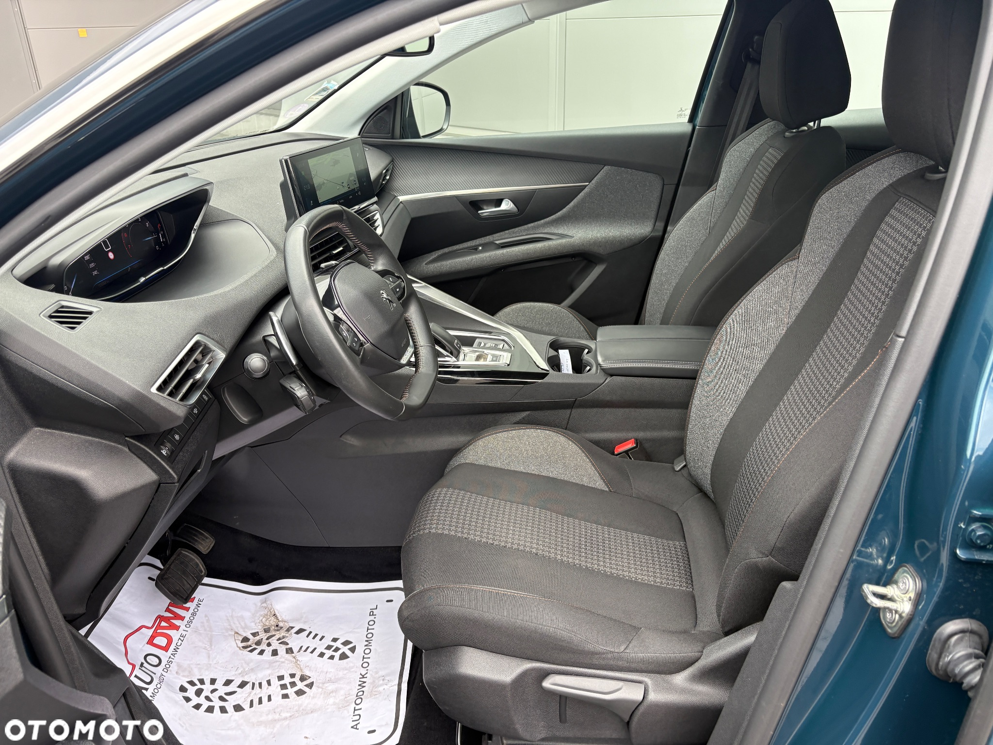 Peugeot 3008 PureTech 130 Stop & Start GPF EAT8 Allure - 18