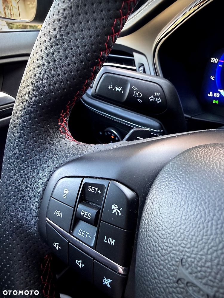 Ford Focus 1.5 EcoBlue Start-Stopp-System ST-LINE VIGNALE - 34