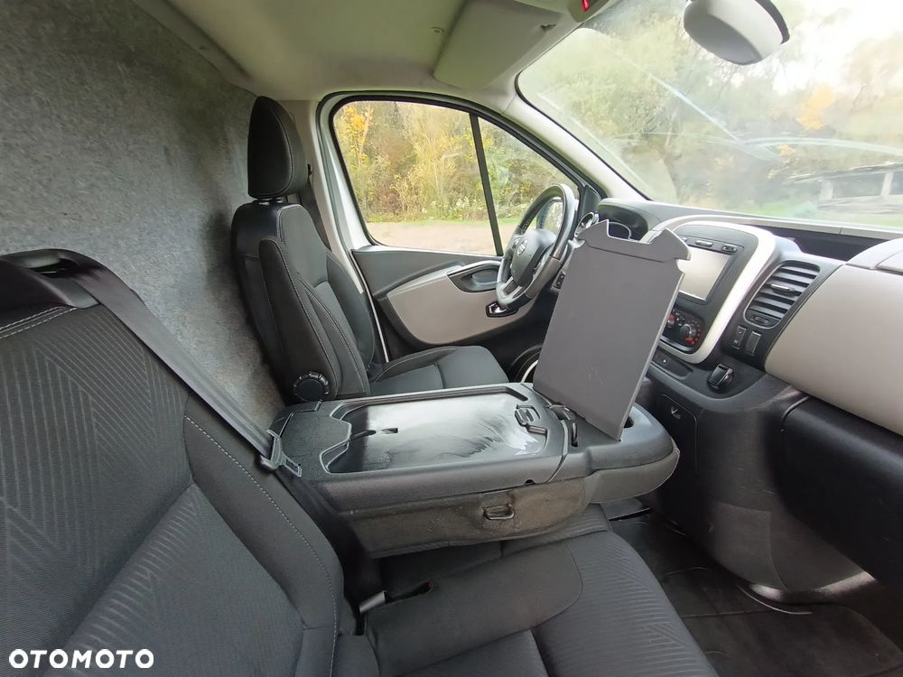Nissan Nv300 LONG L2H1 jak Trafic, Vivaro 1.6 diesel dCi 125 manual 2018 rok STAN BDB Gotowy do jazdy!!! - 29