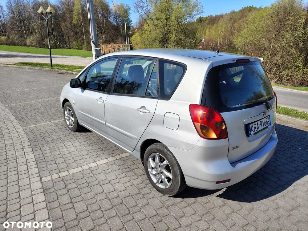 Toyota Corolla Verso - 5