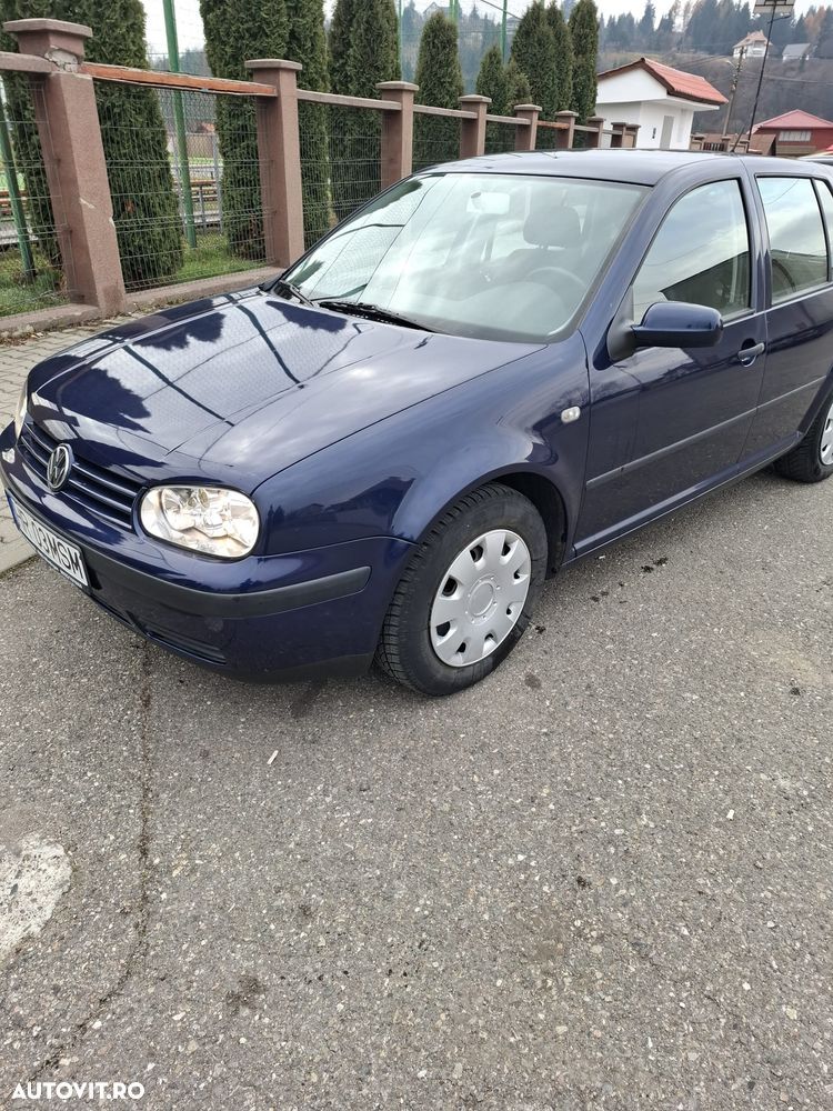Volkswagen Golf - 1