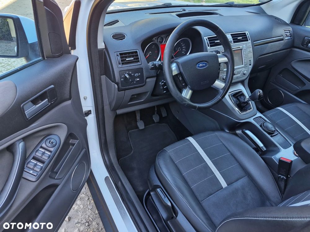 Ford Kuga 2.0 TDCi 4x4 Titanium - 20