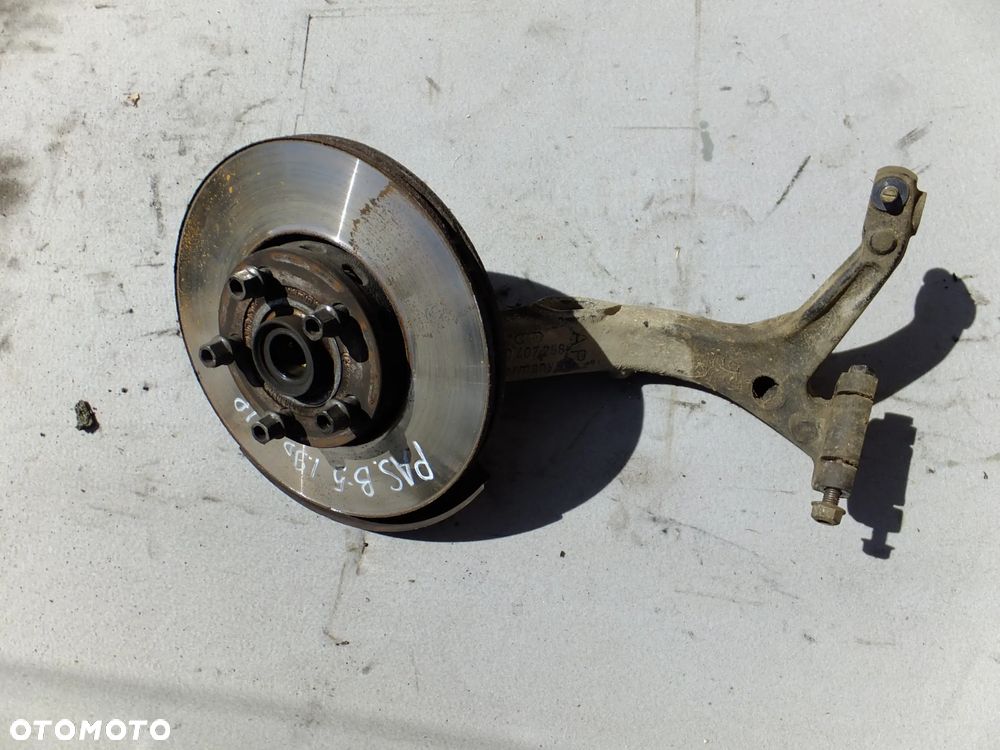 zwrotnica prawy przód vw passat b5 lift 1,9 tdi 8D0407258AP - 1