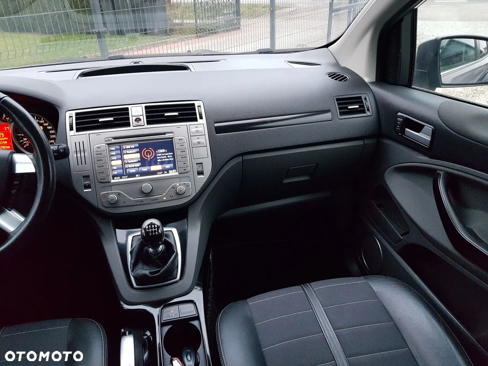 Ford Kuga 2.0 TDCi 2x4 Titanium - 15