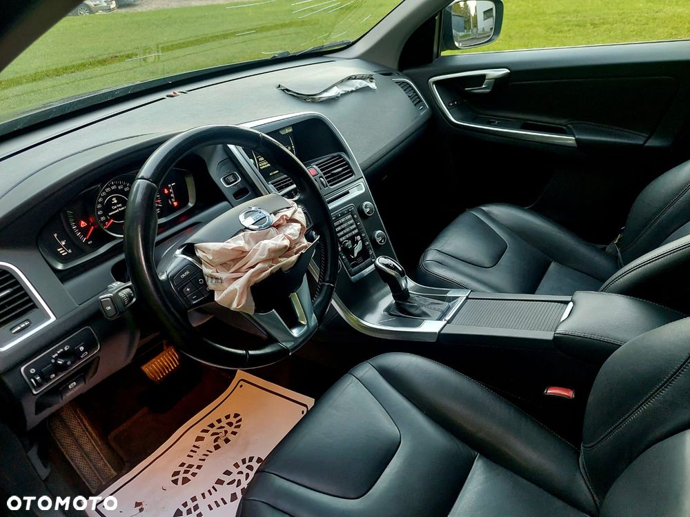 Volvo XC 60 D4 AWD Geartronic Summum - 5