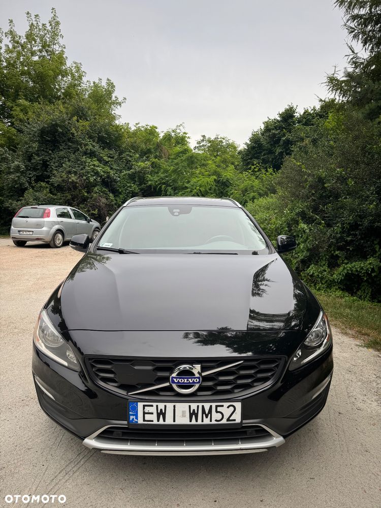 Volvo V60 Cross Country - 1