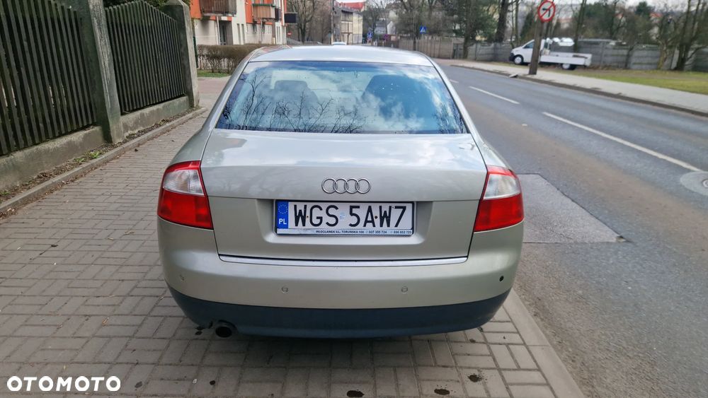 Audi A4 Limousine - 16