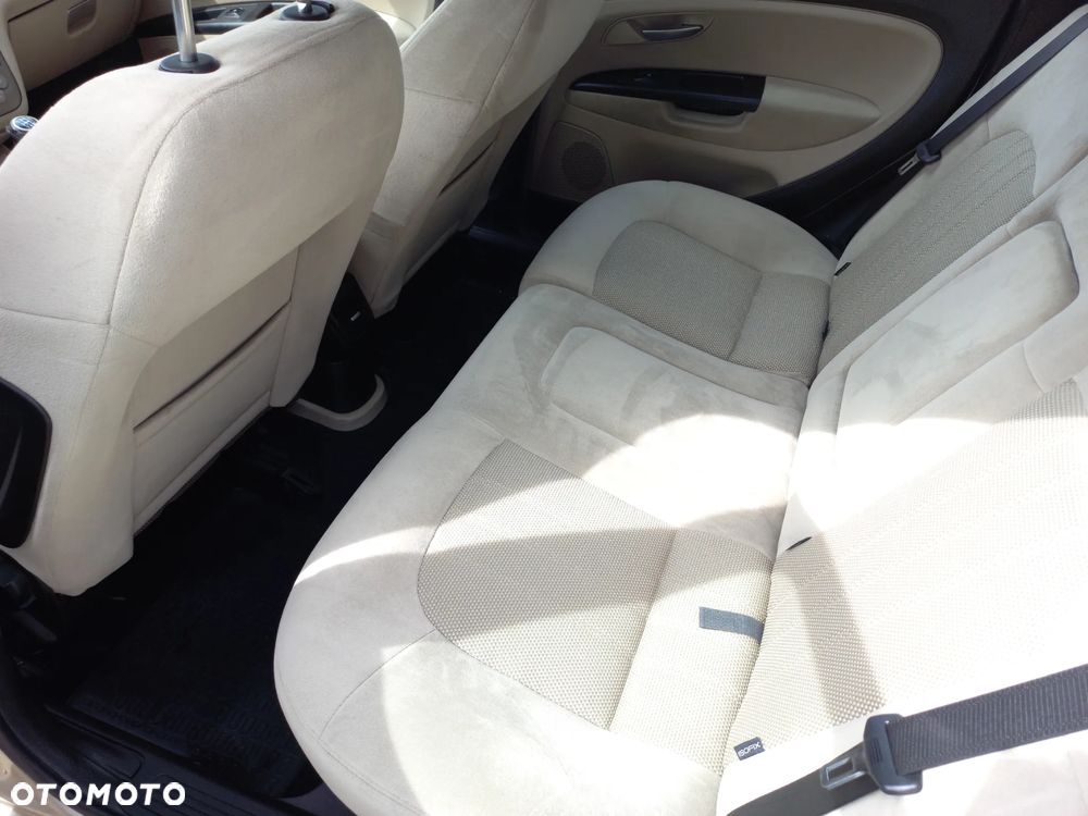 Fiat Linea 1.4 T-Jet 16V Emotion - 16