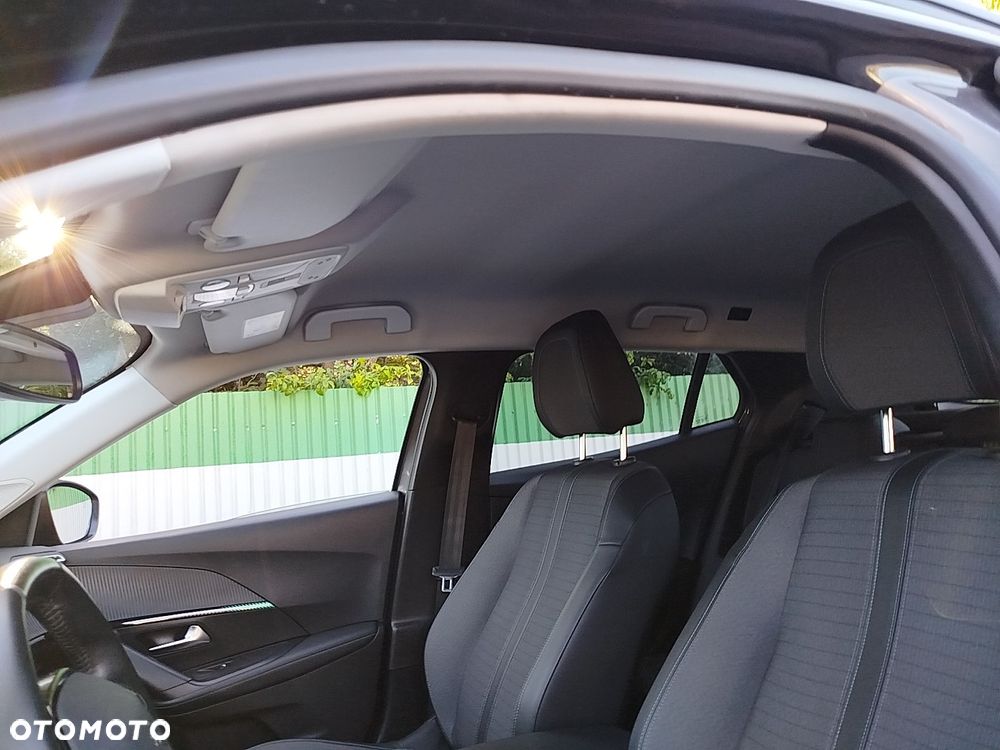 Peugeot 2008 PureTech 130 EAT8 Allure - 20