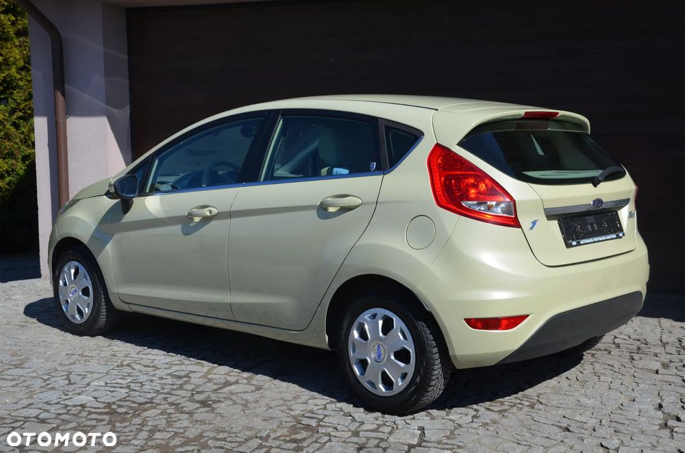 Ford Fiesta 1.4 Ghia - 9