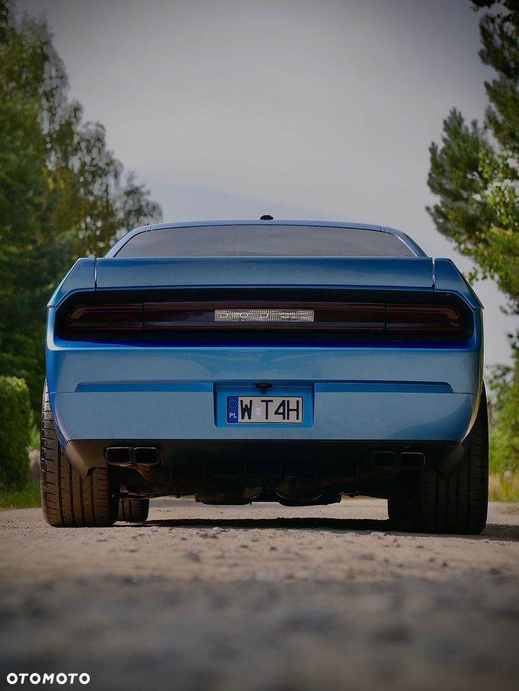 Dodge Challenger - 7