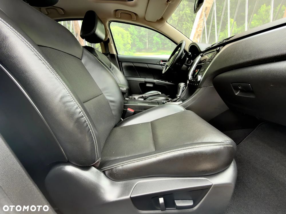 Suzuki Kizashi 2.4 4x4 CVT Sport - 21