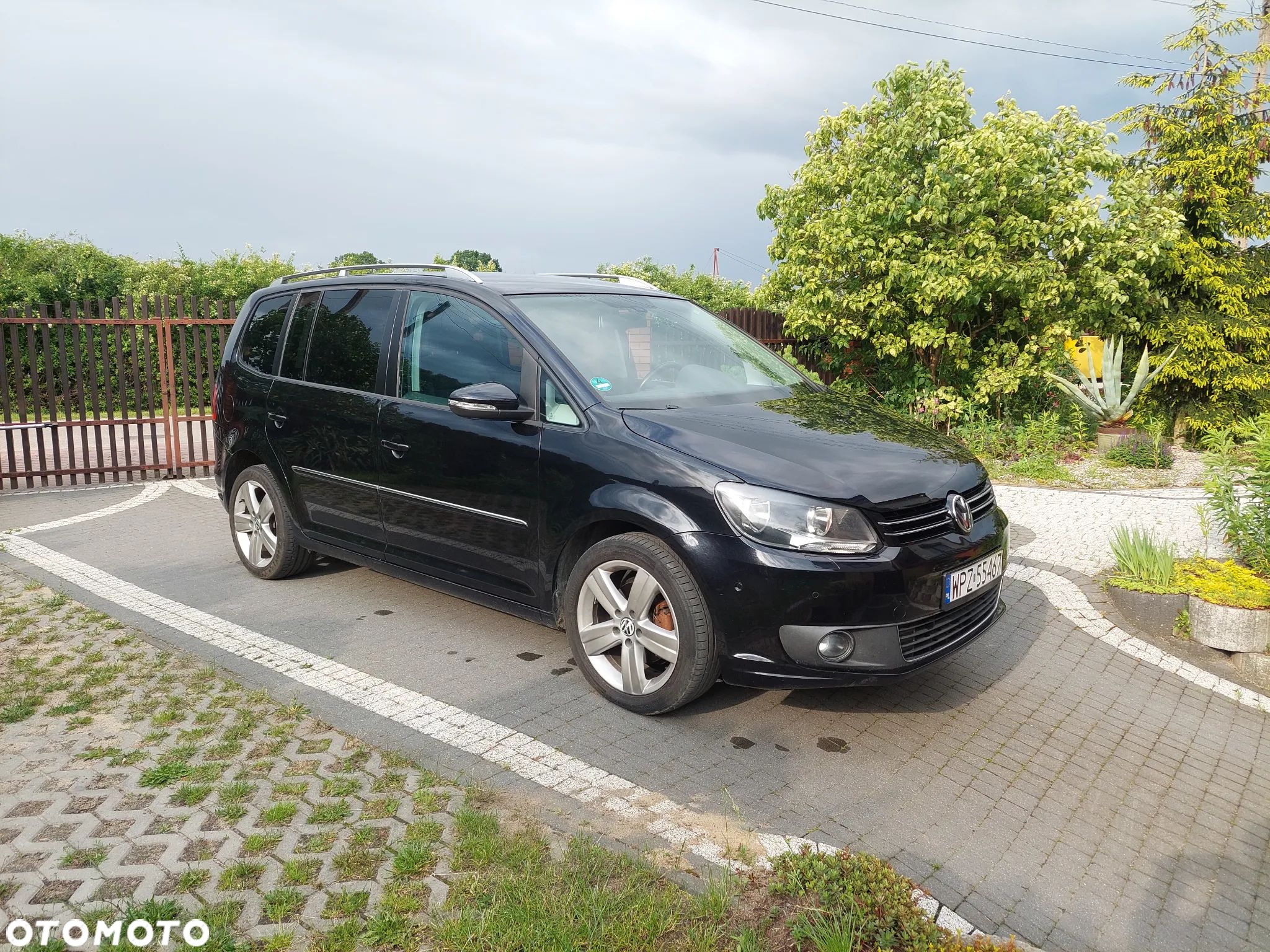 Volkswagen Touran 1.6 TDI DPF Highline DSG - 1