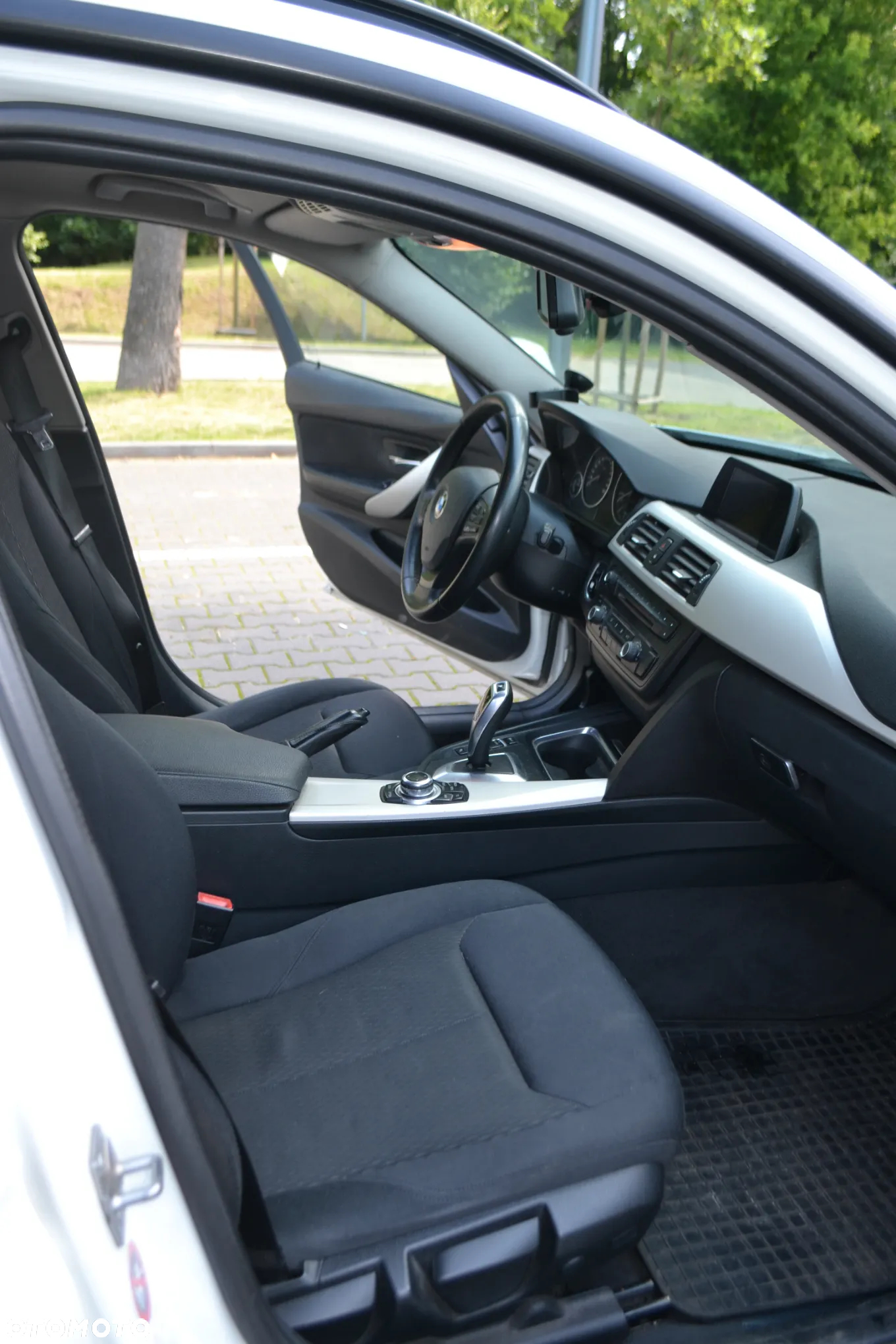 BMW Seria 3 - 37