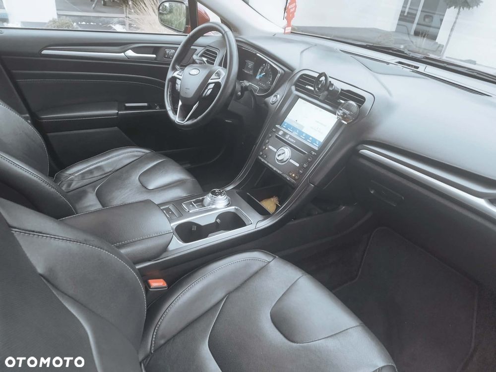 Ford Fusion - 13