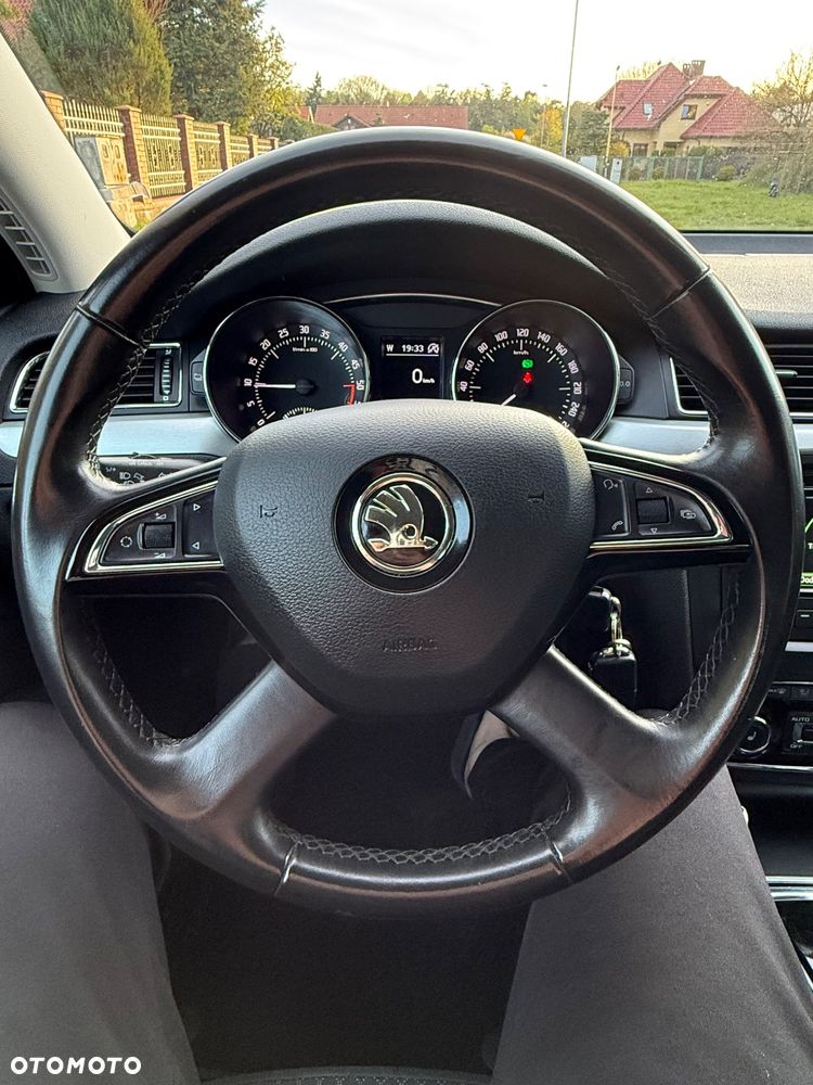 Skoda Superb 2.0 TDI DSG Exclusive - 15